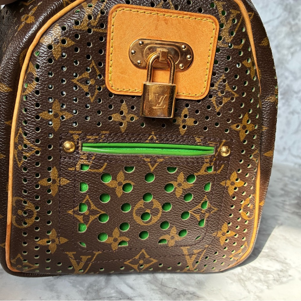 Louis Vuitton Perforated Speedy 30 Green with matching Key Cles Pochette - Picture 4 of 16